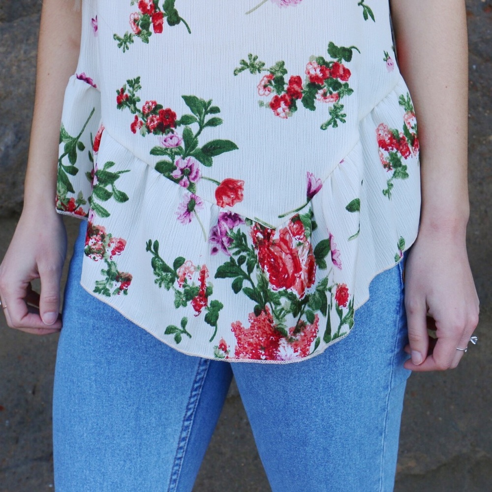 ivory floral top - Picture 4 of 5